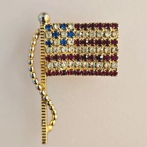 Red white blue stars and stripes flag on a flagpole pin brooch Gold Tone